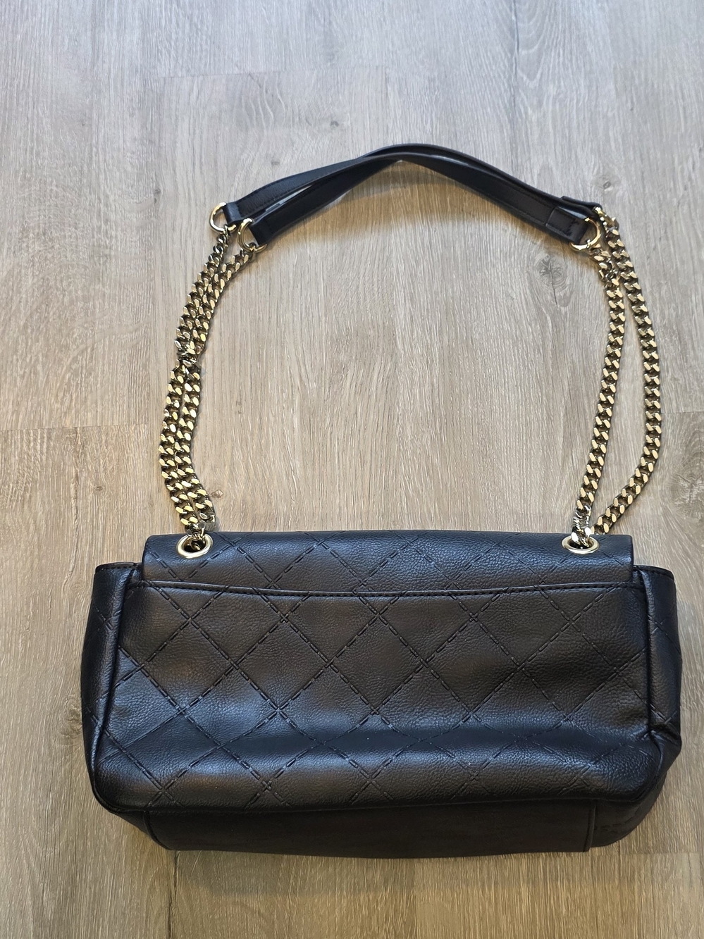 Betsey Johnson Black Quilted Crossbody Handbag Gold Chain - Picture 4 of 6